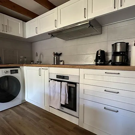 Charmante Maison Rénovée T2 Bis 4 Pers Avec Terrasse à - Fr-1-705-17 *